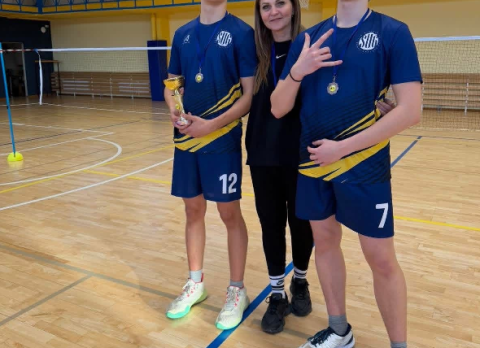 Vaikinai_badmintonas